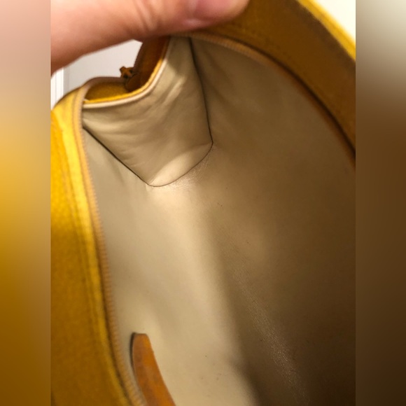 Chanel Yellow Caviar Timeless CC Zip Pouch - Rare - Picture 16 of 16